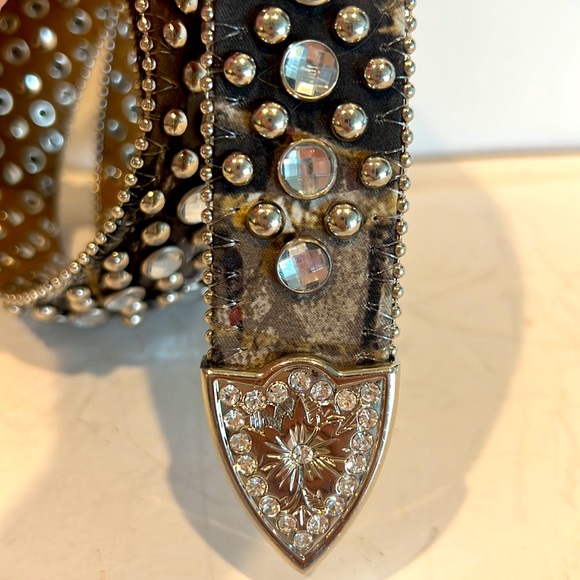 Rhinestone Studded Belt Sz 29.5” - Picture 5 of 9